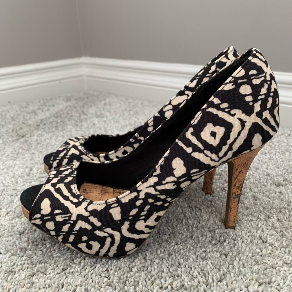 Christian Siriano for Payless "Kate" Peep Toe Heels - Size 6.5 W
